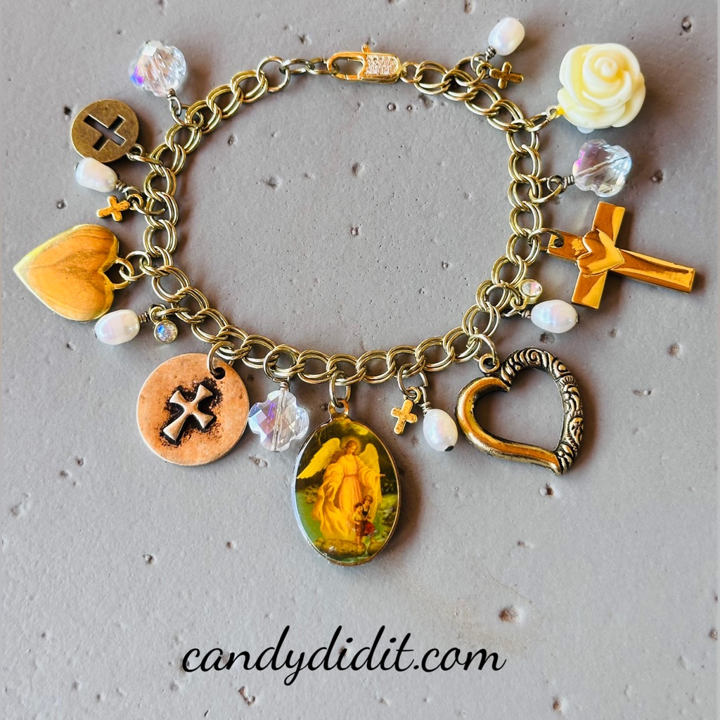 Nwt Handmade Vintage Vibes Love Hope Faith Eclectic Gold Charm Bracelet 50$